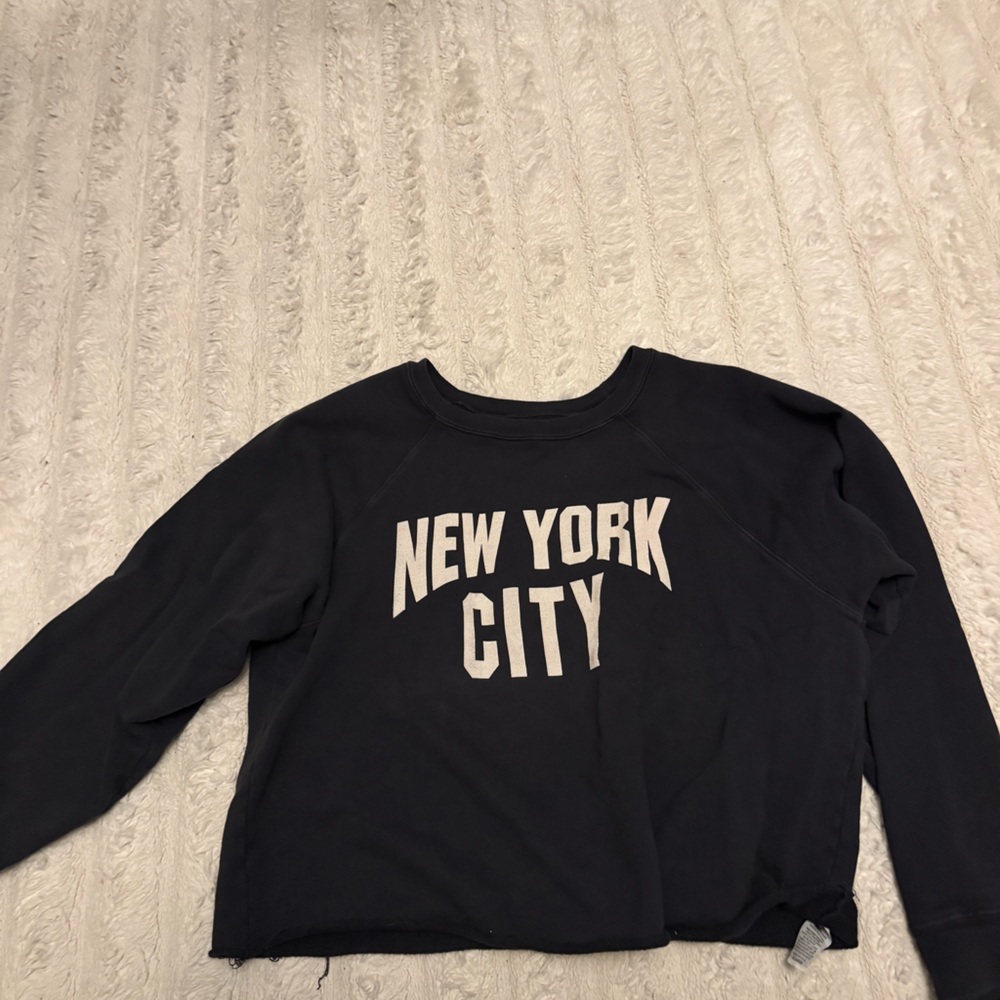 Navy retrofete NYC sweatshirt